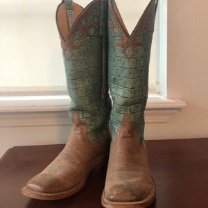 Women’s cowboy boots